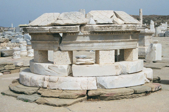 L'Agora (marché) des Compétaliastes